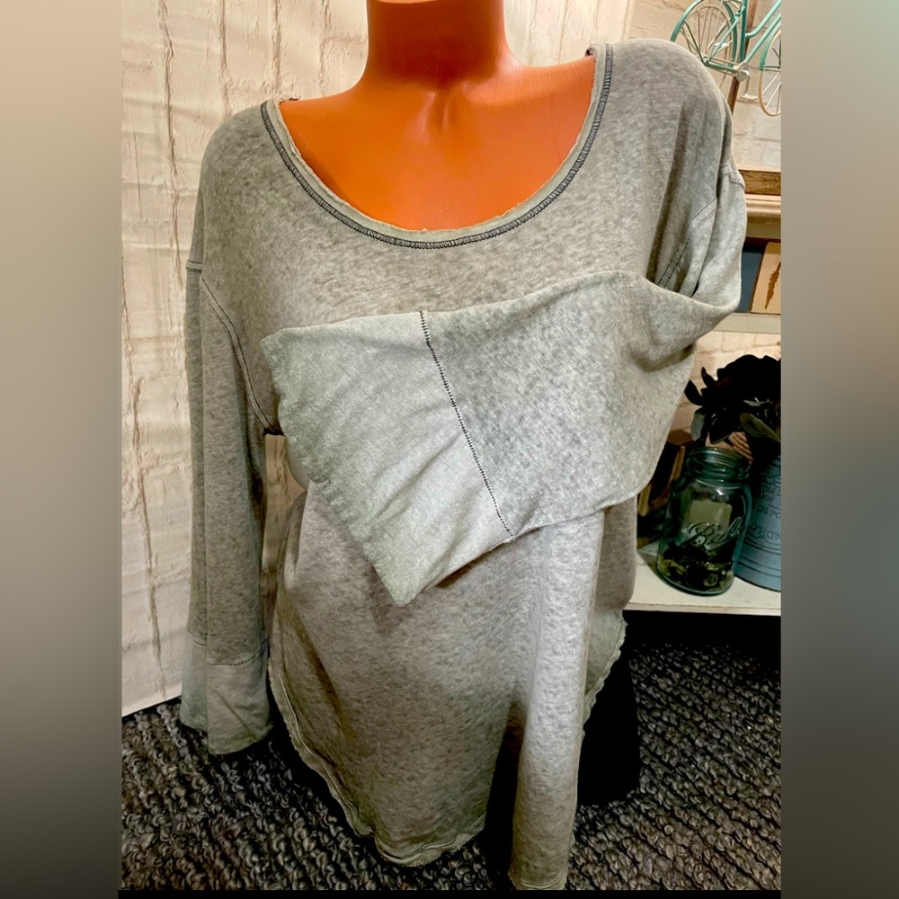 We The Free People Burnout Bell Sleeve Pullover Sz XS NWT!